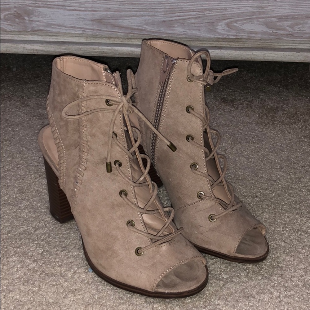 Like new beige suede lace up chunk heel